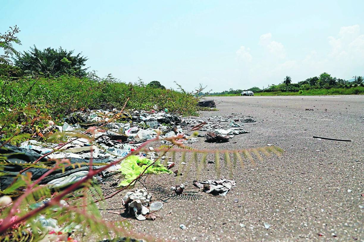 Luego de los eventos, las jornadas terminan en parranda.Botellas de vidrio de cervezas se encuentran sin ninguna dificultad, tanto en los laterales como en la propia pista, donde varias han sido quebradas, quedando expuestos los trozos de vidrio con sus bordes filosos.