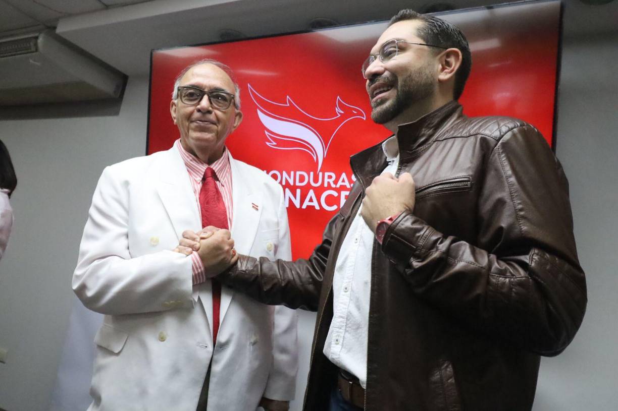 Cálix volvió a Partido Liberal luego de ser echado a un lado en el Partido Libre.