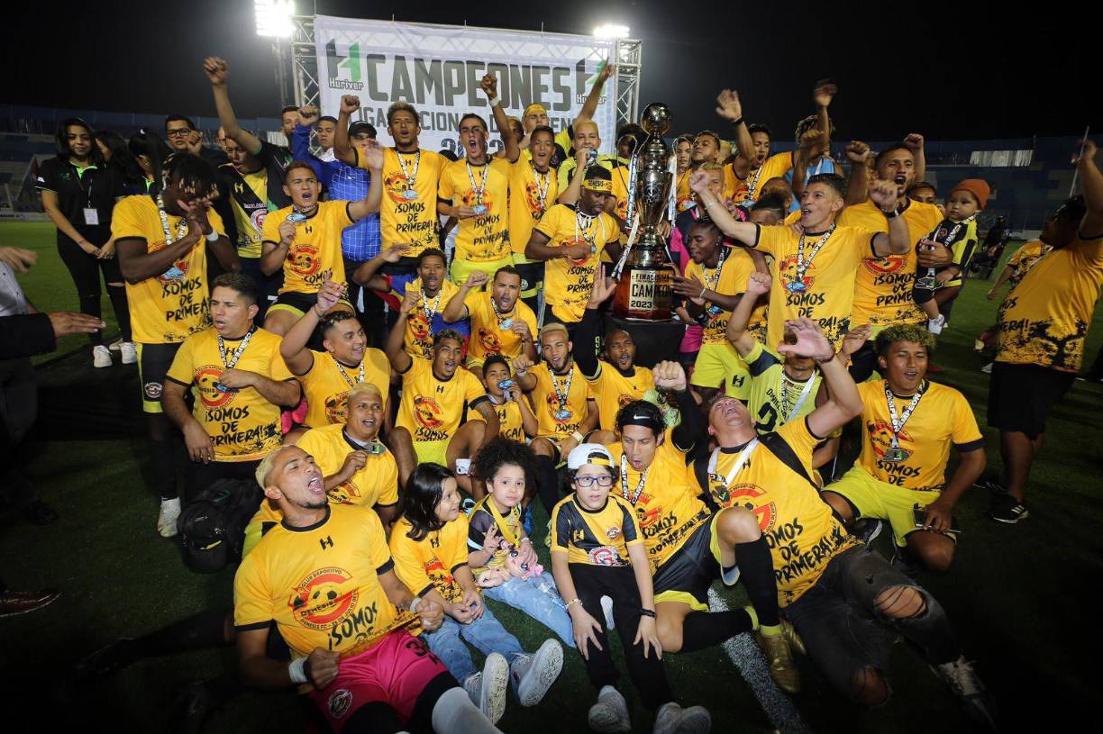 Medios, periodistas y los equipos se pronunciaron tras el ascenso del Génesis de Comayagua a la Primera División del fútbol hondureño.
