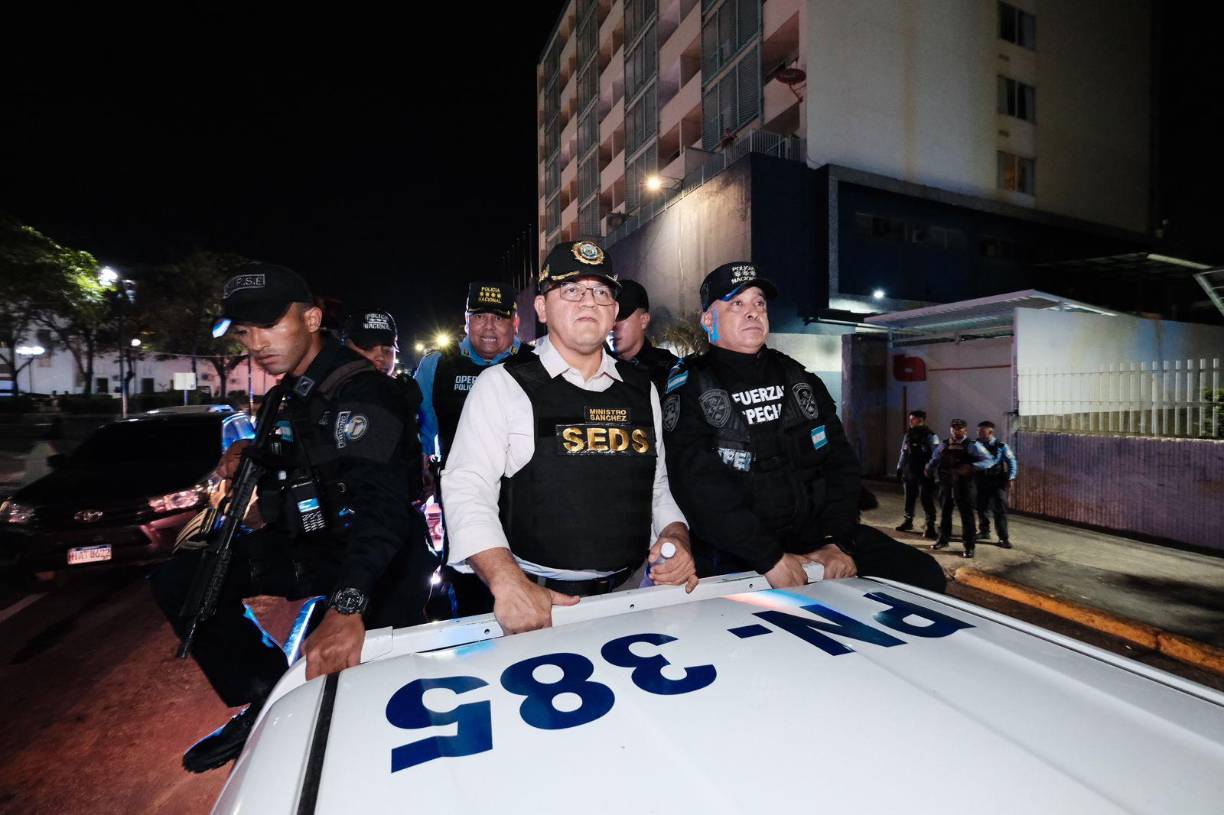 Así vivieron los sampedranos la primera noche del toque de queda