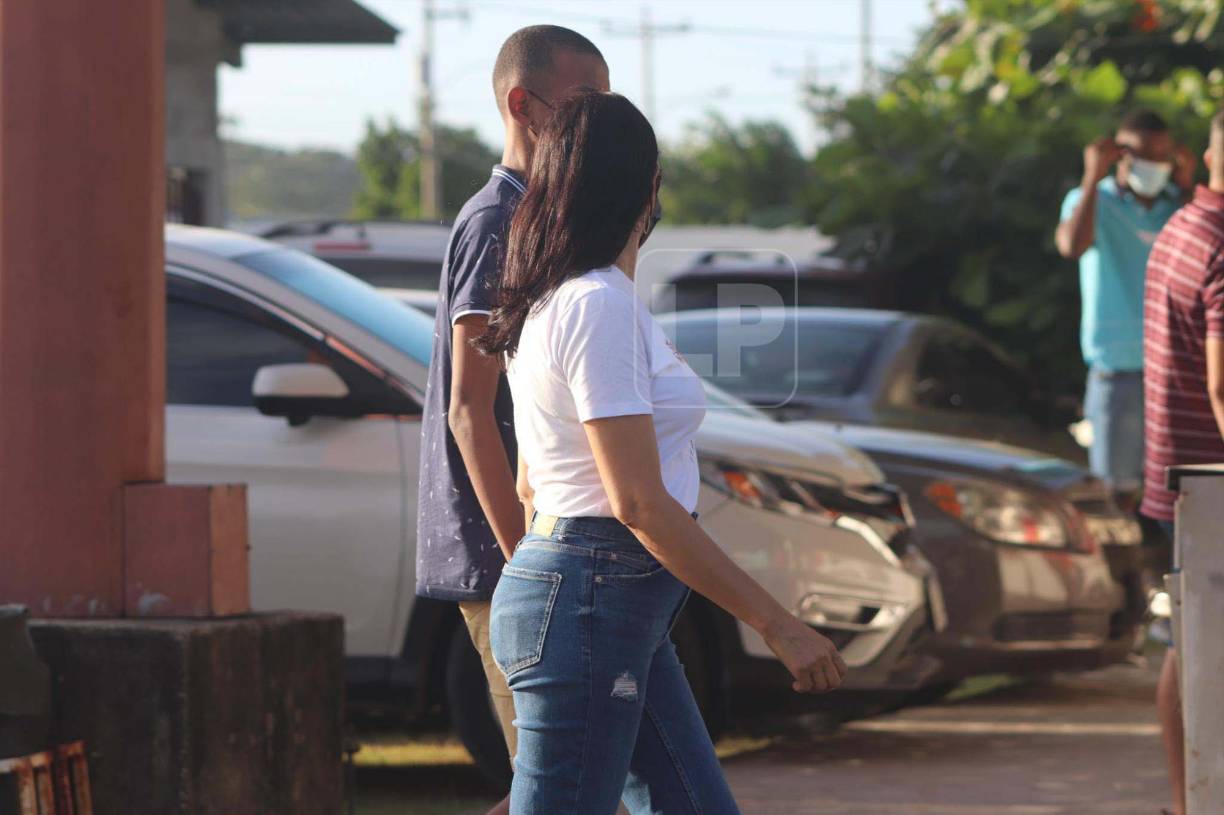 Al evento llegaron también hermosas chicas...