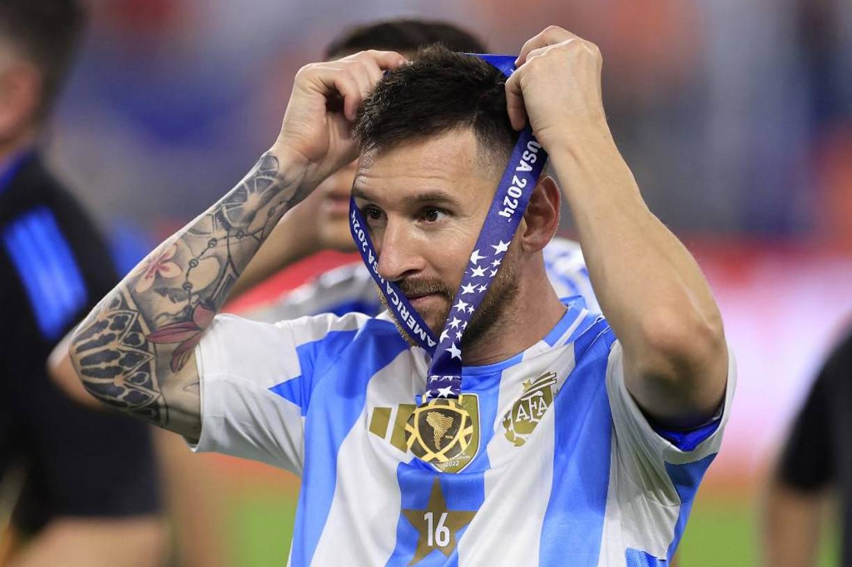 Lionel Messi: Cuenta con 8 balones de oro siendo el máximo ganador. El argentino esta vez no es el máximo candidato a obtenerlo, pero la obtención de la Copa América con Argentina lo coloca en la lista. 