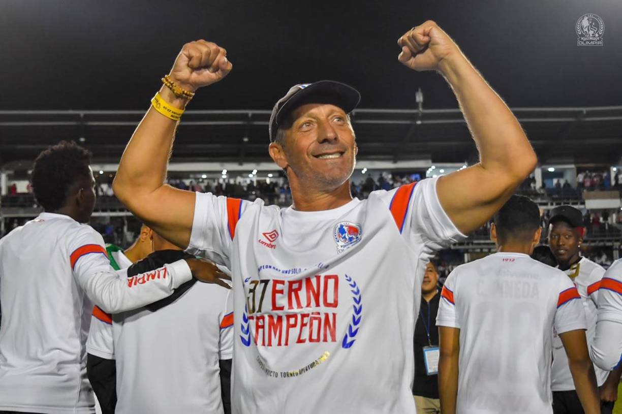 Pedro Troglio - El entrenador argentino confirmó que le quedan seis meses de contrato con el Olimpia y los va a cumplir. Ahora se pone en la mira de otros equipos tras lograr un nuevo título con el León.