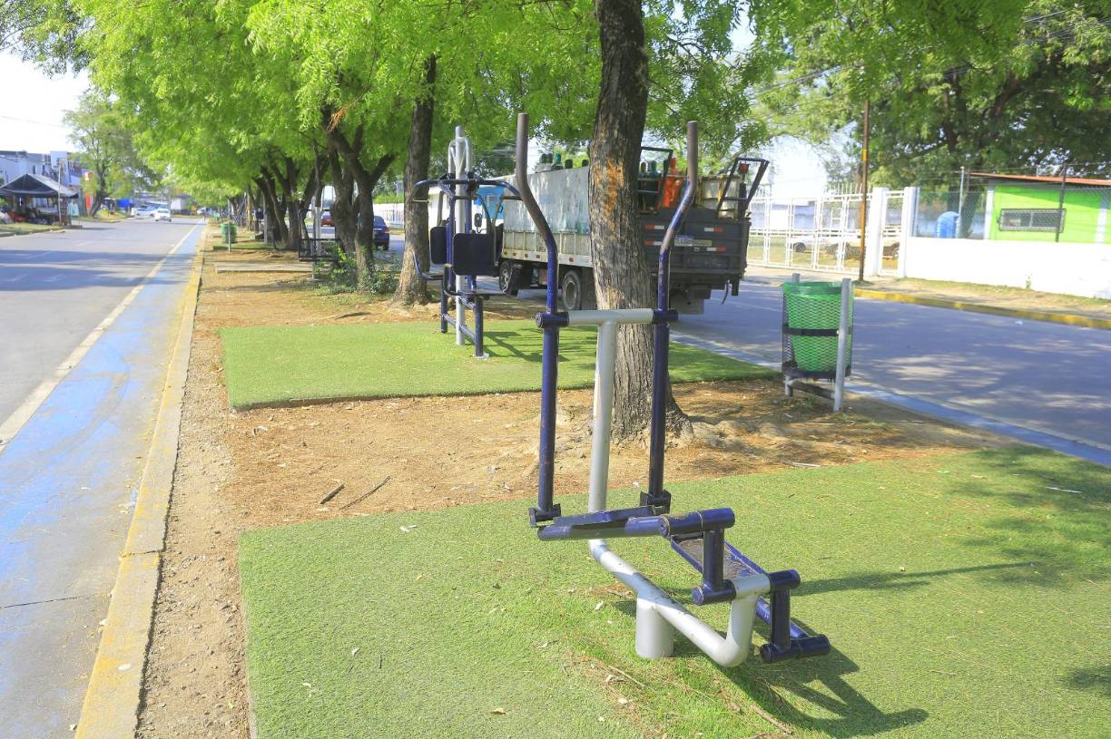 A finales del año 2013, el Gobierno inauguró varios parques biosaludables con la intención de incentivar a los ciudadanos hacer ejercicio al aire libre y sin ningún costo. 