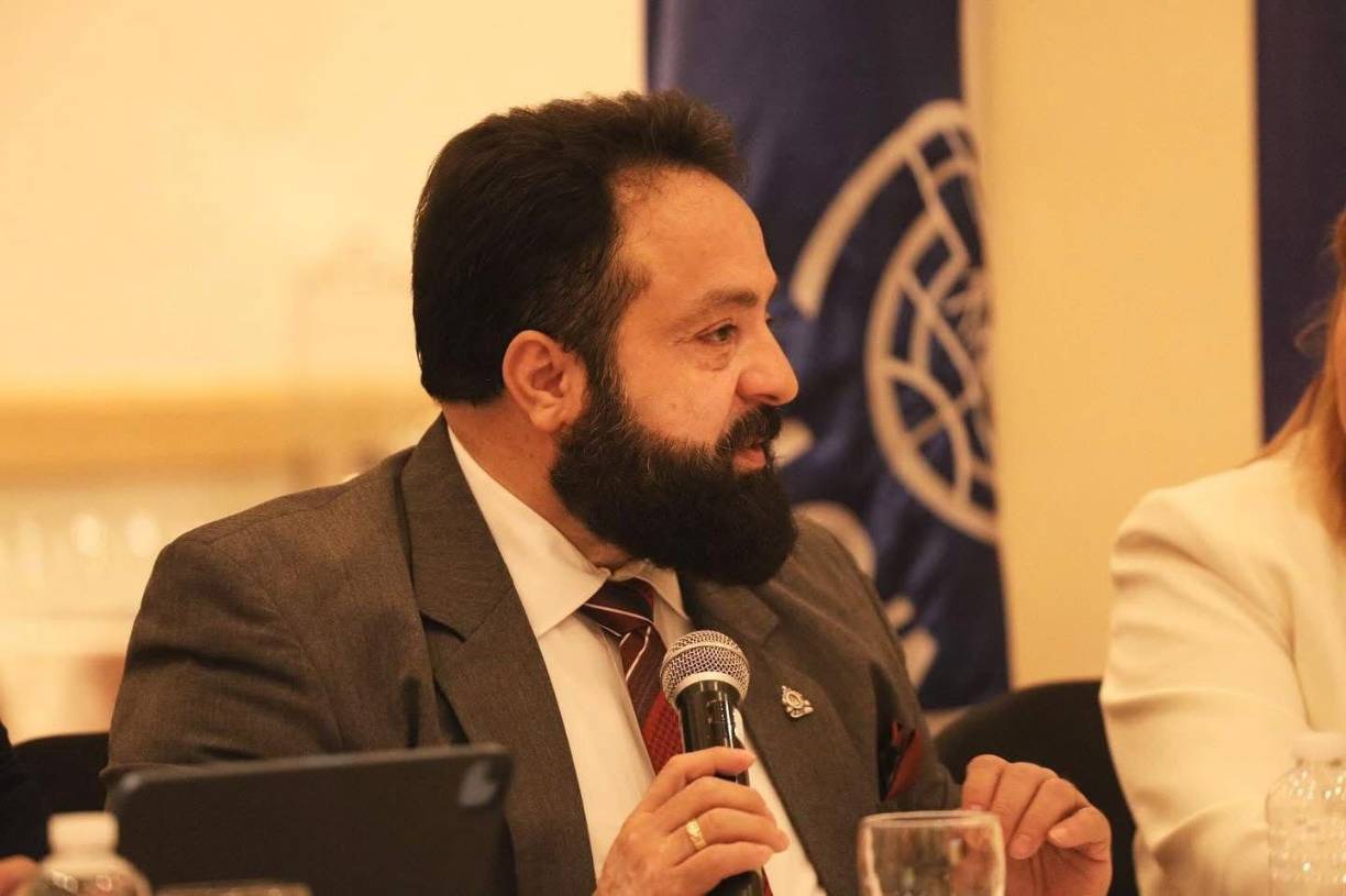 En ese sentido, el político admitió que, aunque en sus inicios militó en otros partidos políticos (Anticorrupción, Pinu y Salvador de Honduras), coincidió con Libre y su máximo dirigente, el expresidente Manuel Zelaya, en muchas posiciones. 