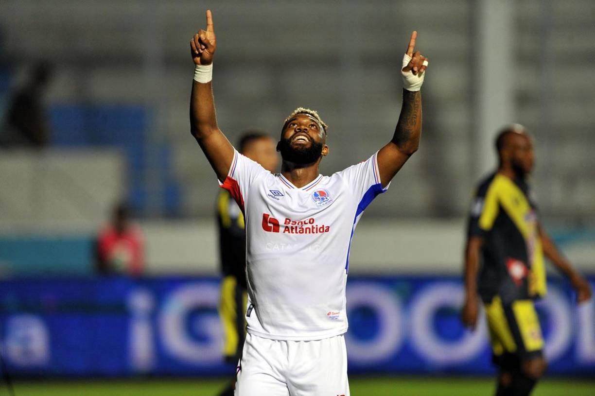 La celebración de Jorge Benguché tras sumar su segundo gol del Torneo Apertura 2023.
