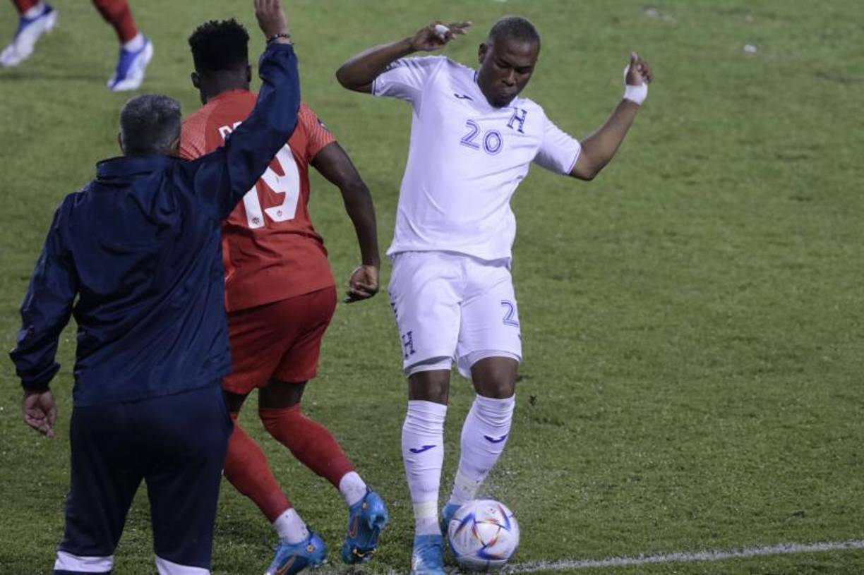 Deiby Flores - El futbolista del Féhervar FC de Hungría se suma al psoible 11 de Diego Vázquez contra Canadá.