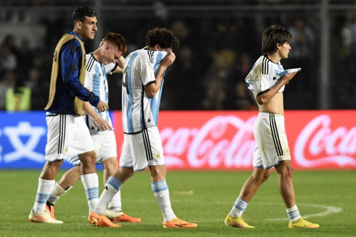 <b>Argentina</b>, que llegaba invicta a este duelo como líder del Grupo A, fue amplio dominador en la primera mitad, momento en el que generó varias situaciones, pero no logró sacar diferencias.