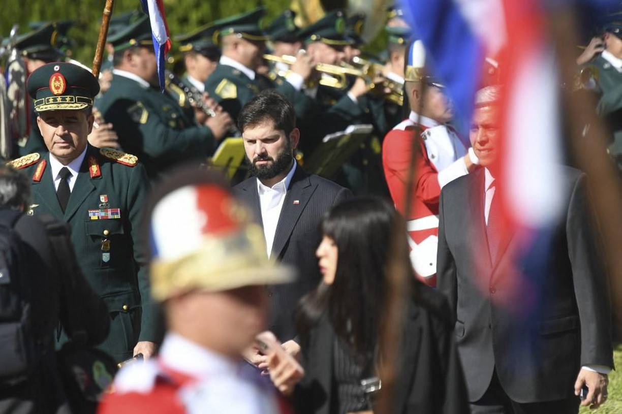 El presidente de Chile, Gabriel Boric, respaldó las declaraciones de Lula: “No se puede amenazar bajo ningún punto de vista con baños de sangre. Lo que reciben los mandatarios y los candidatos son baños de votos y esos baños de votos representan la soberanía popular, que debe ser respetada”, enfatizó.