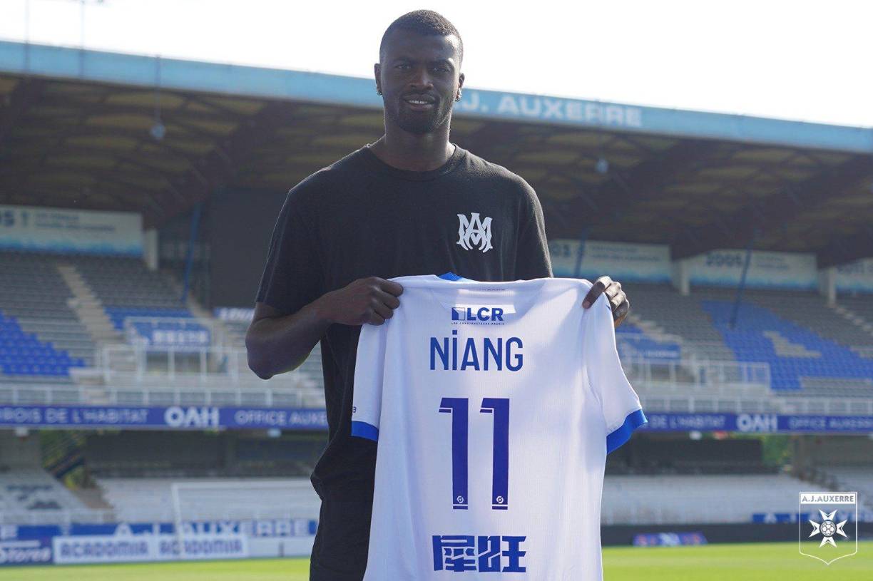 El Auxerre de la Ligue 1 ha fichado al delantero senegalés M’Baye Niang, llega procedente del Burdeos en donde fue compañero del hondureño Alberth Elis. Firma hasta junio de 2024.