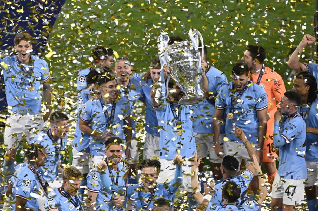 Algunos jugadores dejarán las filas del Manchester City ya que consideran que cumplieron un ciclo en el equipo. Otros no entran en los planes de Pep Guardiola y otro par de futbolistas han recibido tremendas ofertas.