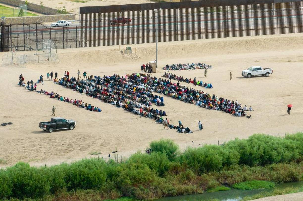 “Lo de migrantes se está atendiendo”, afirmó este lunes el presidente mexicano, Andrés Manuel López Obrador, quien convocará a cancilleres de 10 países expulsores de migrantes para plantearle una propuesta sobre el tema al mandatario estadounidense, Joe Biden, en una posible reunión en noviembre.