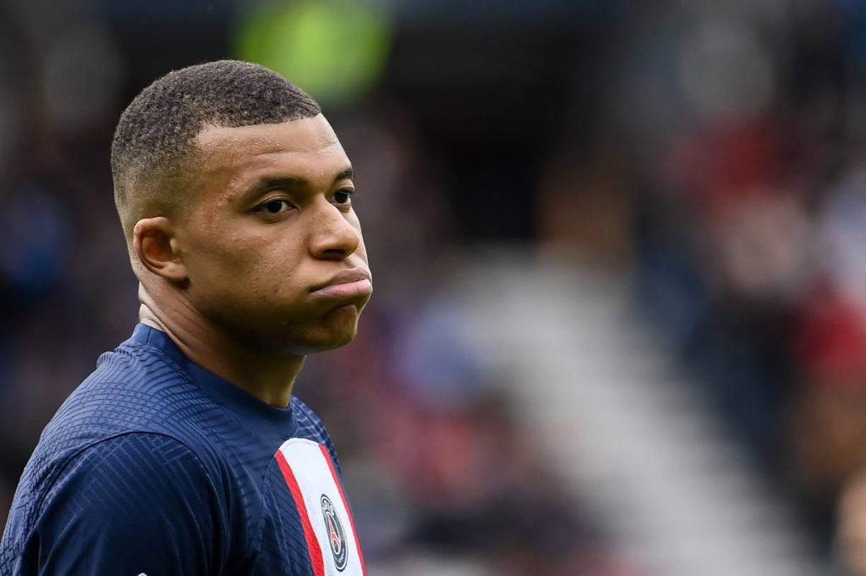 Según medios españoles, Kylian Mbappé pretende cobrar 50 millones netos por temporada en caso de fichar por el Real Madrid. Además, el cuadro blanco tendría que darle 220 millones al PSG por el fichaje del francés.