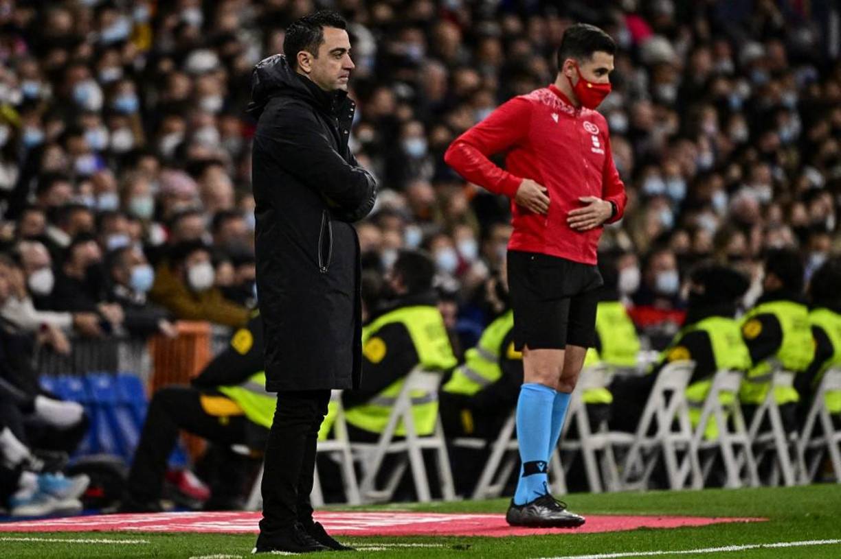 Xavi se mostró “orgulloso y muy feliz” por esta primera victoria en el Santiago Bernabéu como técnico del Barcelona y dijo que la afición tiene que “disfrutarlo porque últimamente no había muchas alegrías, sobre todo en los clásicos”