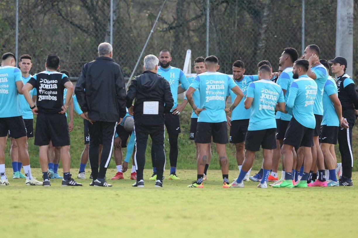 El estratega de la Selección ya había explicado la situación con algunos de ellos y debido a esto, la convocatoria quedará con 22 futbolistas, que son: