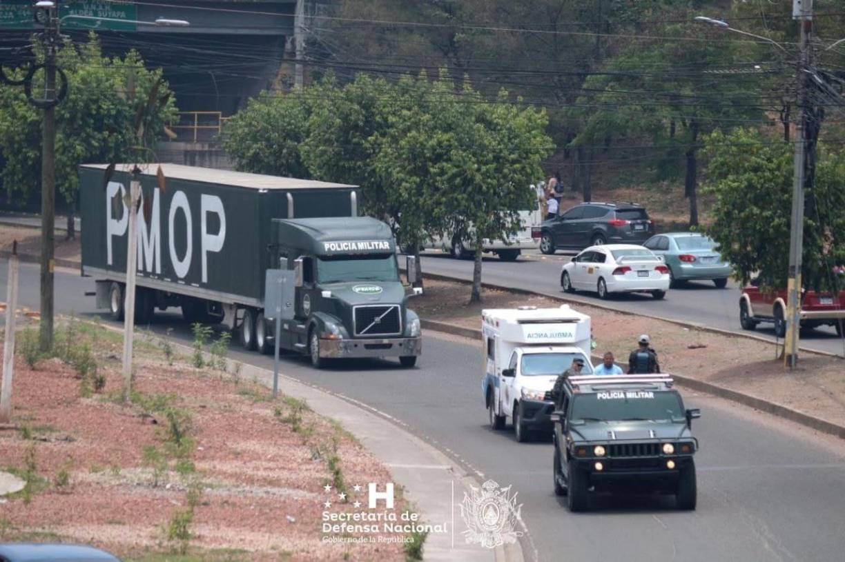 “El equipo trasladado servirá para cumplir con las diferentes operaciones en beneficio de la población hondureña”, informaron las Fuerzas Armadas en redes sociales. 