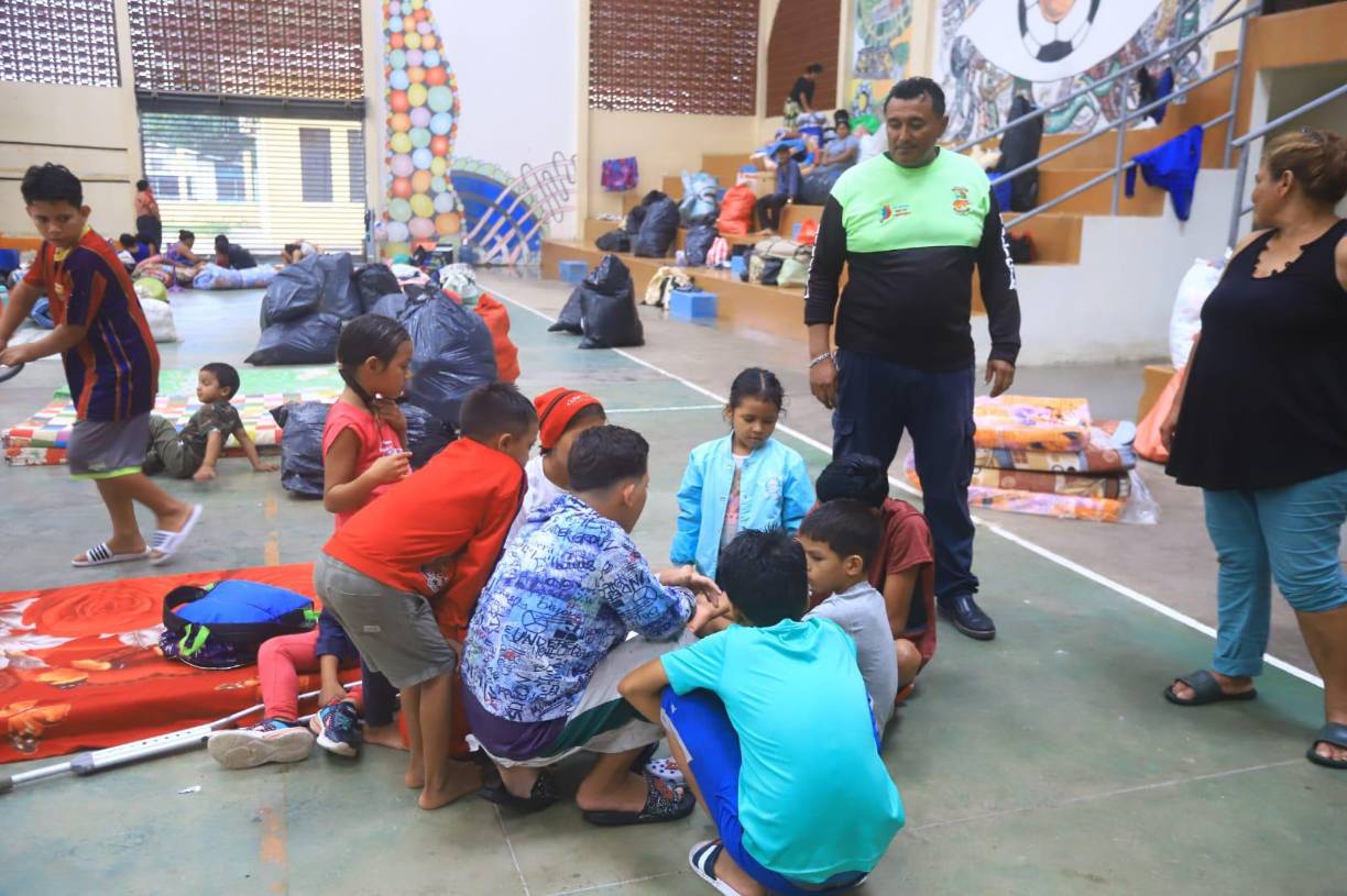 Lo niños son una de las poblaciones más afectadas por las evacuaciones. 