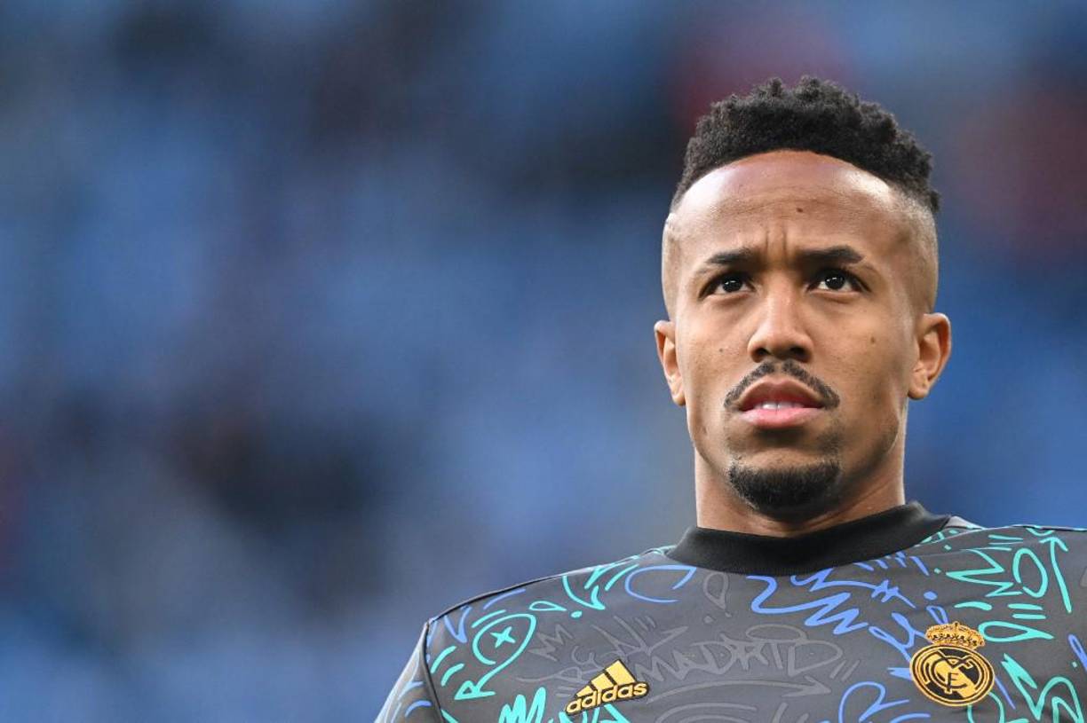 Eder Militao: El brasileño estará como defensor central. 