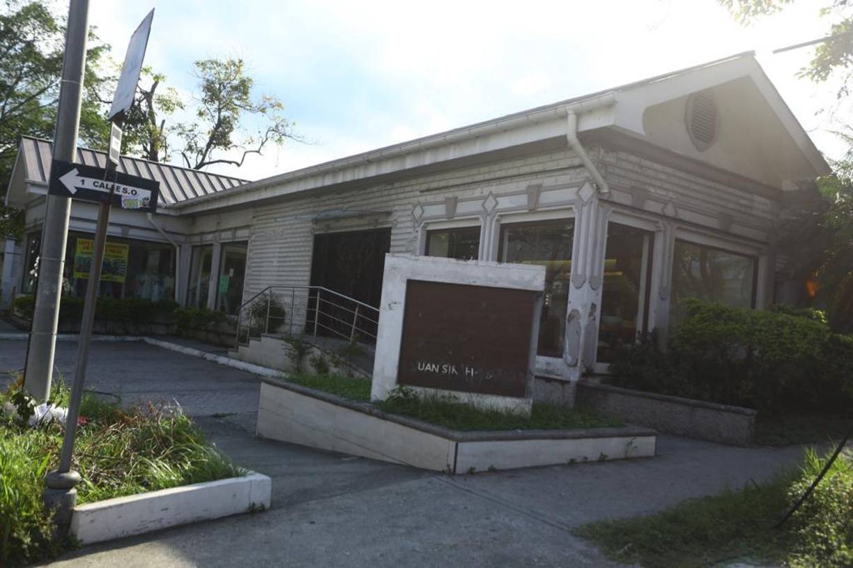 En 1970 la empresaria Mercedes Sikaffy Sahuri (QDDG), una de las mujeres pioneras del comercio en la zona norte, fundó Sikaffy Industrial, siendo la primera hondureña en maquillar ropa para exportación, fueron los famosos vestidos de Juan Sikaffy y Sucesores, que se encuentra en el bulevar Morazán.