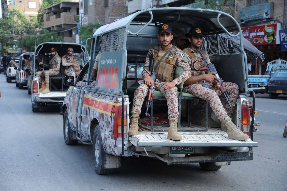 Además, hacen diferentes recorridos por todas las calles de Pakistán.