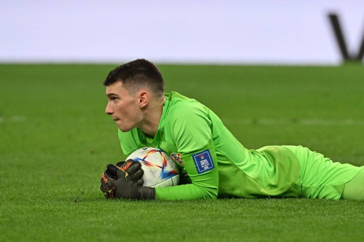 Tras su gran Mundial en Qatar, el portero Dominik Livakovic de Croacia suena para llegar a las filas del Bayern Múnich en el 2023. Medios alemanes señalan que el club bávaro se ha puesto en contacto con el Dinamo Zagreb, equipo dueño de la ficha del cancerbero.