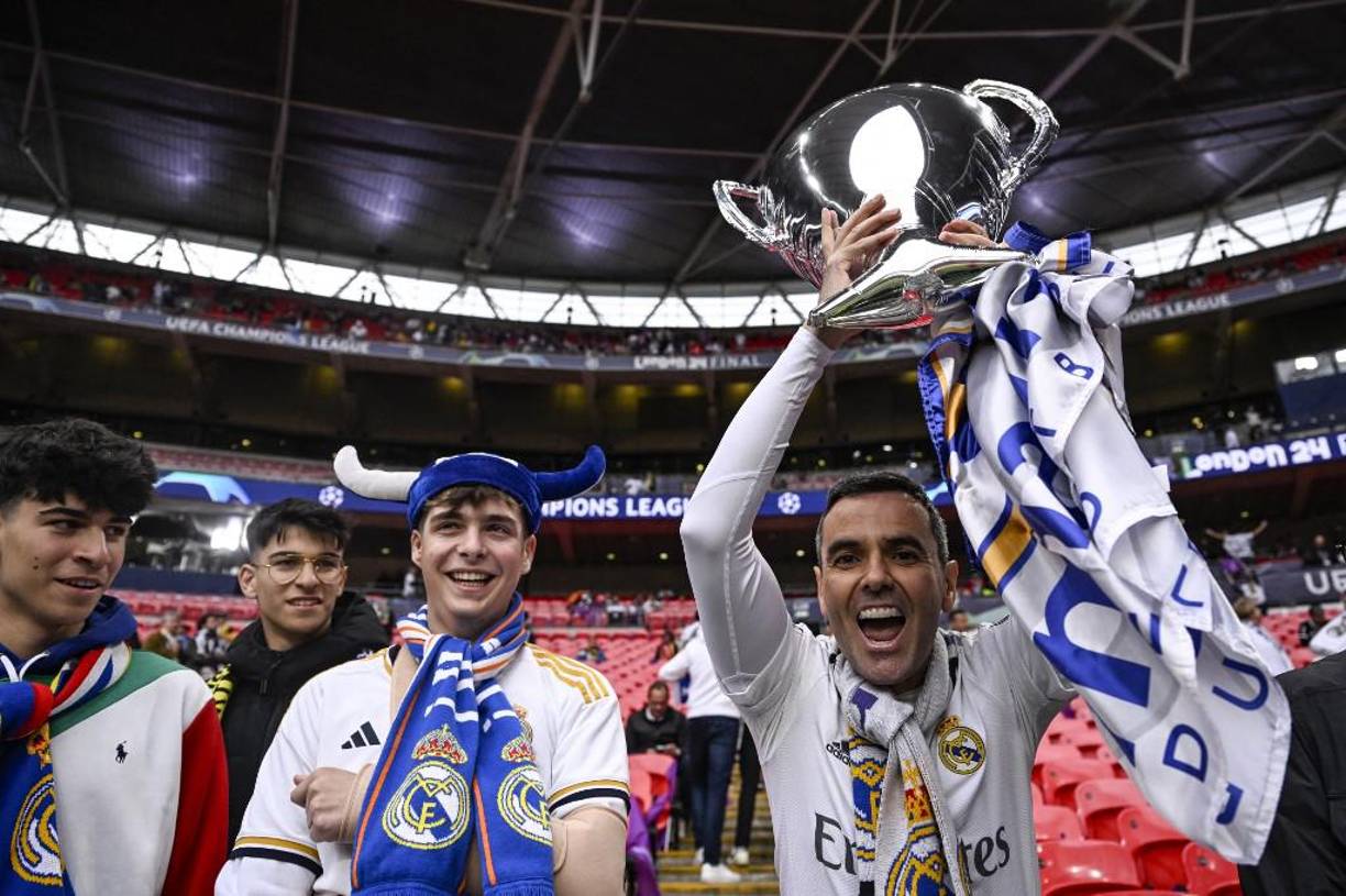 La afición del Real Madrid llegó a Inglaterra para ver al club de sus amores.