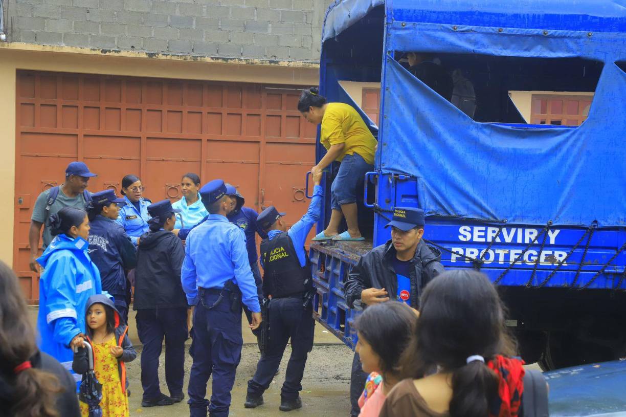 Las colonias afectadas son: Colonias Paraíso del sector de la Flor de Cuba y los bajos de Asentamientos Humanos del sector Rivera Hernández.