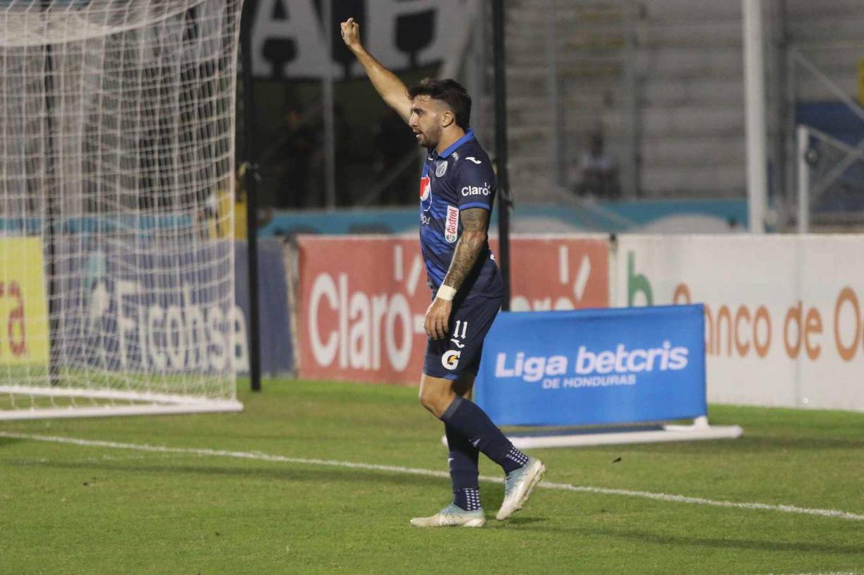 Los Azules alcanzaron los 11 puntos en ocho partidos del torneo local y se ubican en el cuarto lugar tras ocho fechas disputadas.