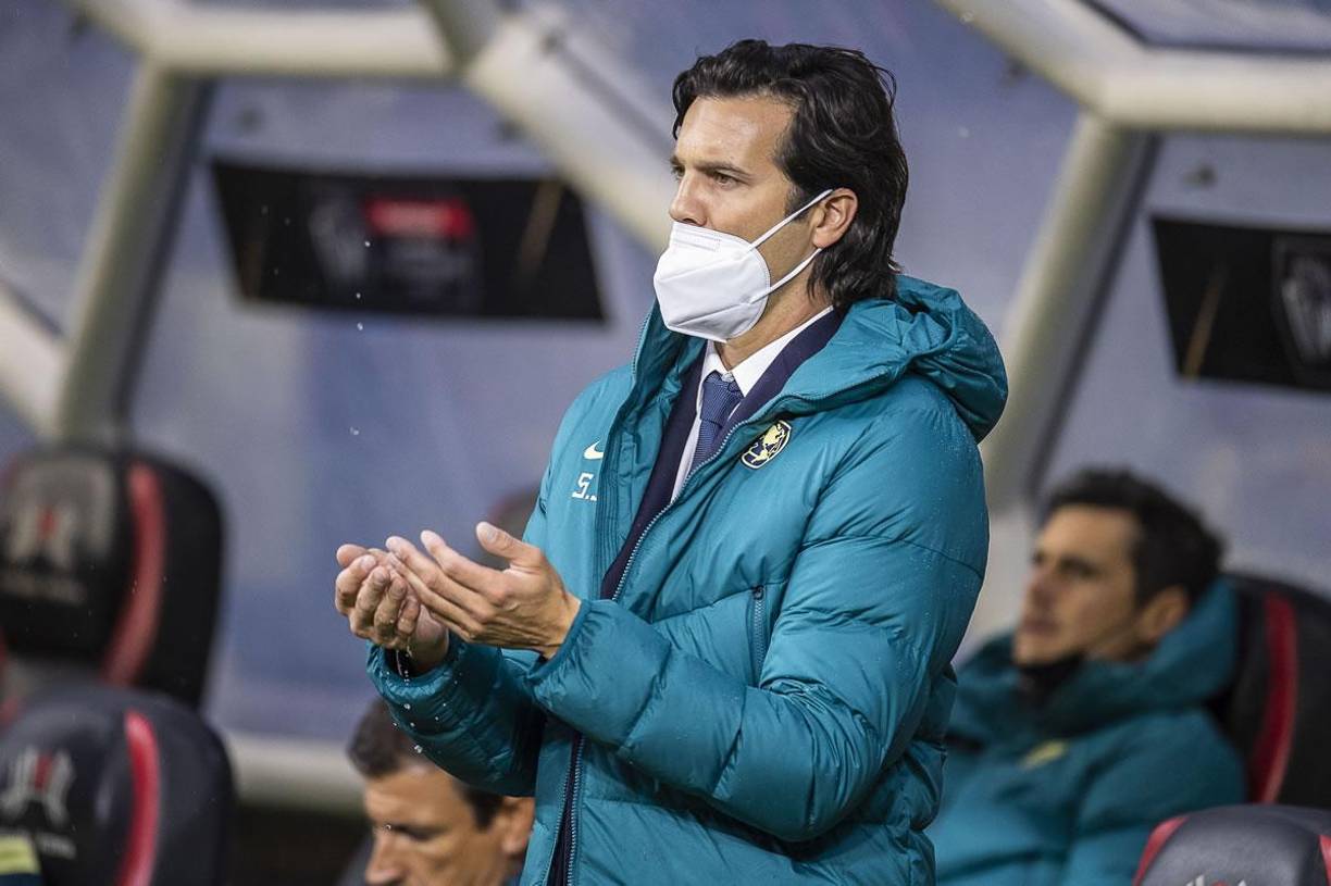 Santiago Solari - El argentino es el primer nombre que se menciona para tomar el cargo de seleccionador de Colombia, que quedó fuera del Mundial de Qatar bajo el mando de Reinaldo Rueda.Según el diario Olé, ya se habrían producido los primeros contactos entre el exjugador y entrenador argentino del Real Madrid, entre otros, y la Federación Colombiana de Fútbol.
