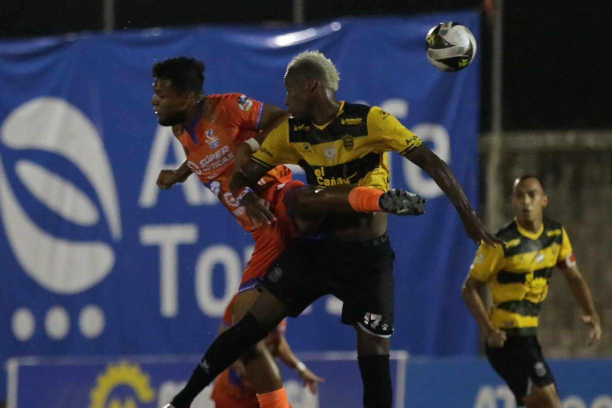 En Choluteca, los Lobos UPNFM y Real España se enfrentaron en el segundo duelo de este domingo correspondiente a la jornada 9 del Apertura 2024.