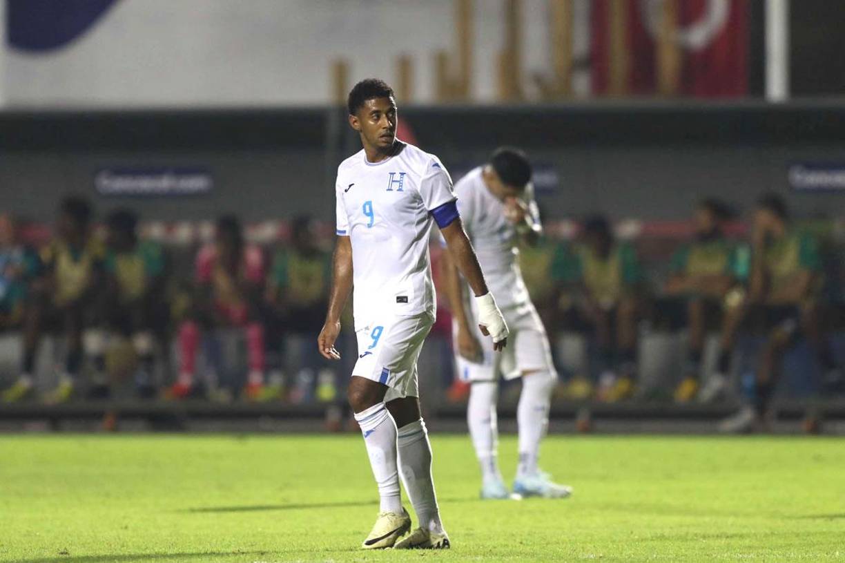 ‘Choco’ Lozano se vio frustrado por no poder marcar con la Selección de Honduras en el duelo ante Jamaica.