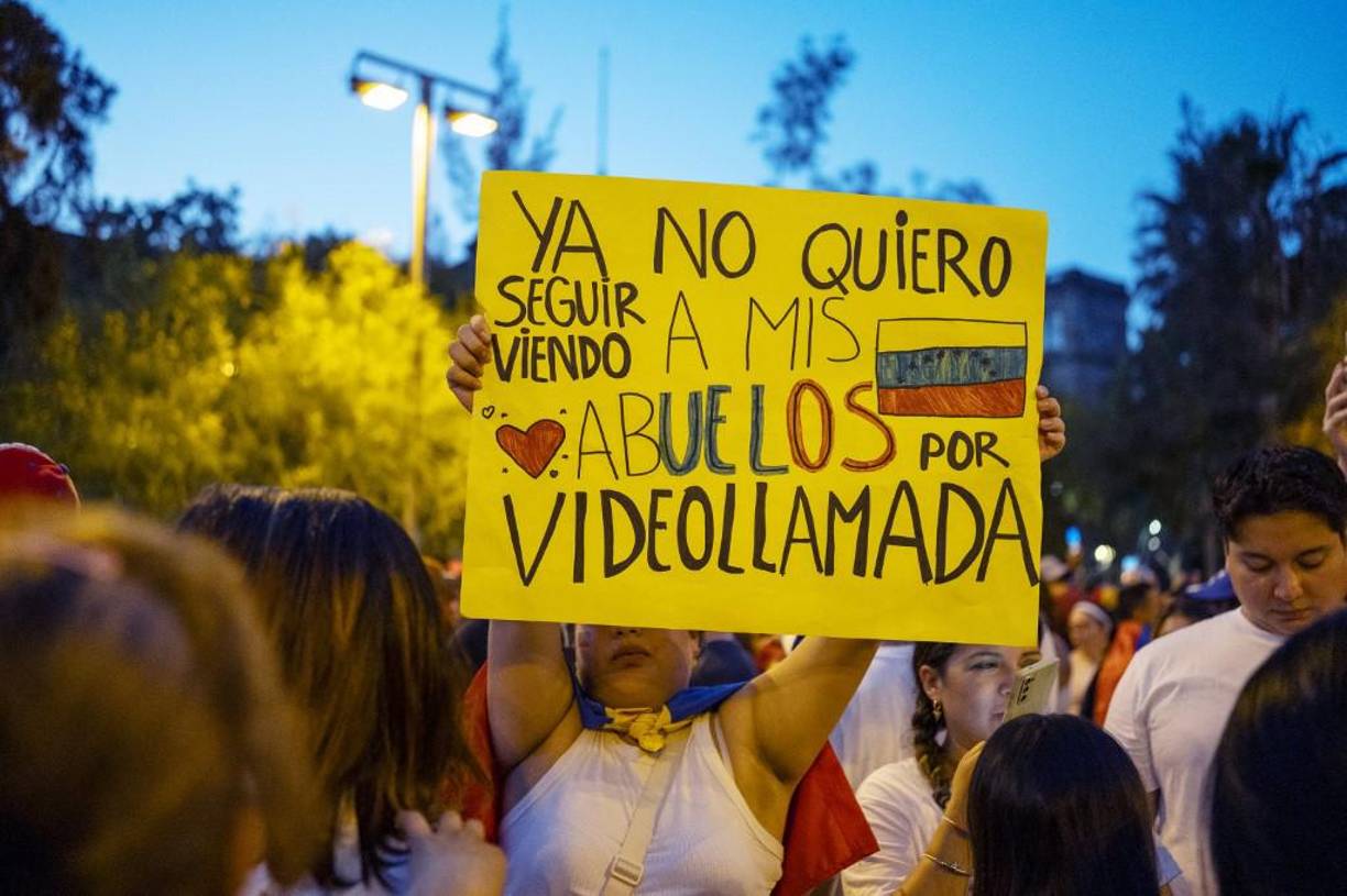  El líder de Vox, Santiago Abascal, lamentó que “el pueblo venezolano que está padeciendo una tiranía criminal”, con “el robo de las elecciones, la represión”.