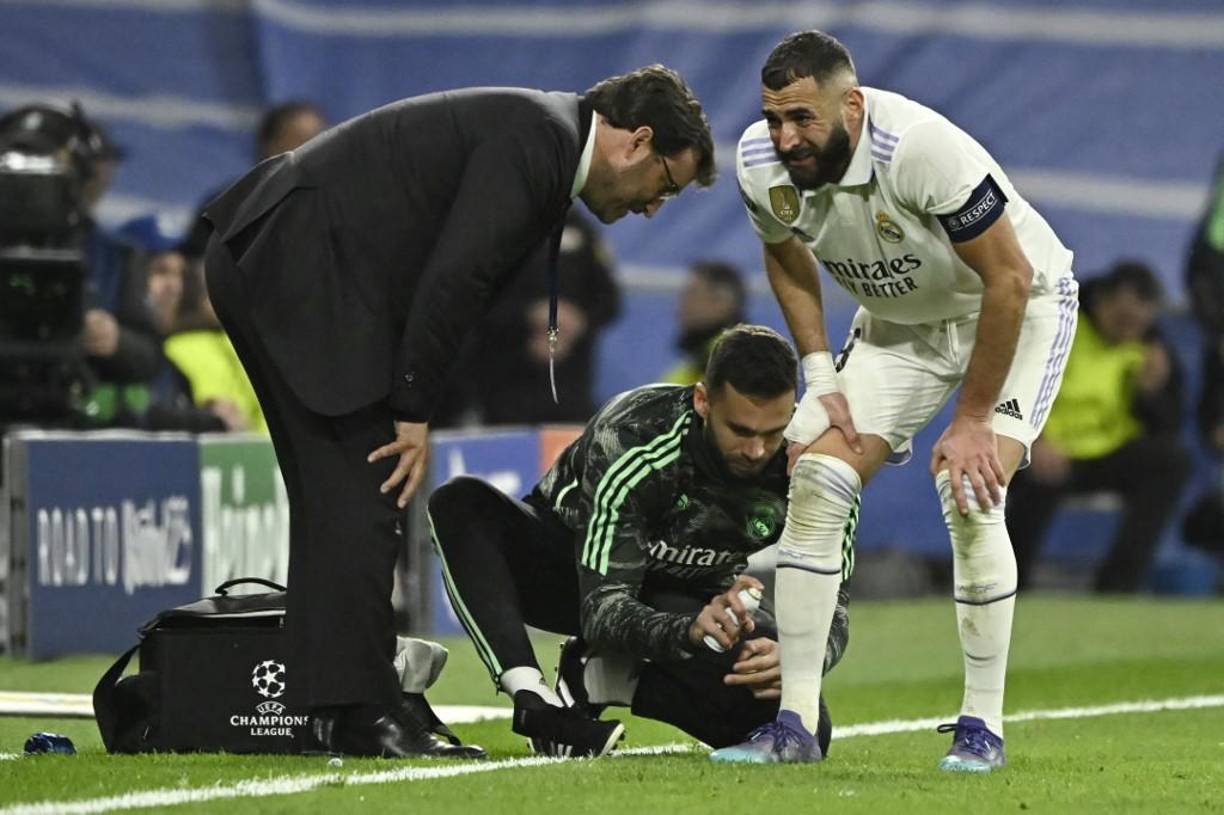 “El nivel del francés Karim Benzema hace que el conjunto blanco se replantee la idea de fichar a un delantero”, señala Mundo Deportivo. De esta manera al parecer Real Madrid ha decidido fichar a un atacante top. 