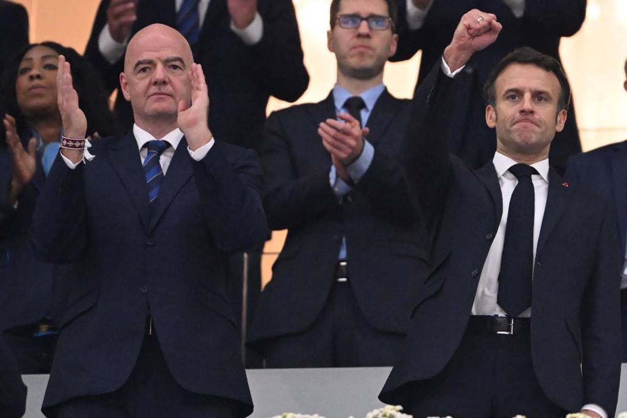Gianni Infantino(Presidente de la FIFA) y Emmanuel Macron (Presidente de Francia) estuvieron compartiendo en un palco.