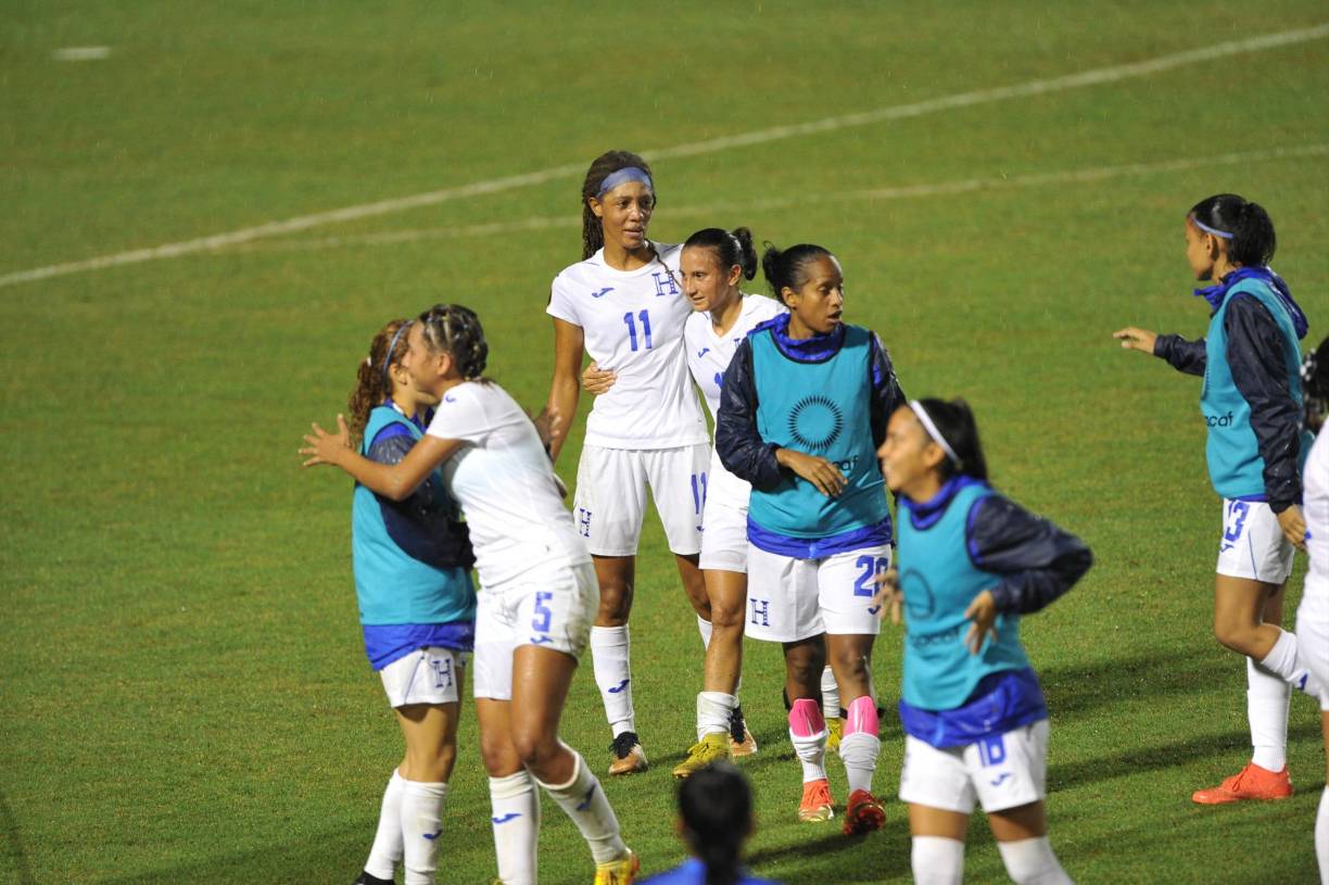 Se trata de Mayra Lizzeth (Dorsal 11), quien ingresó en el segundo tiempo del encuentro.