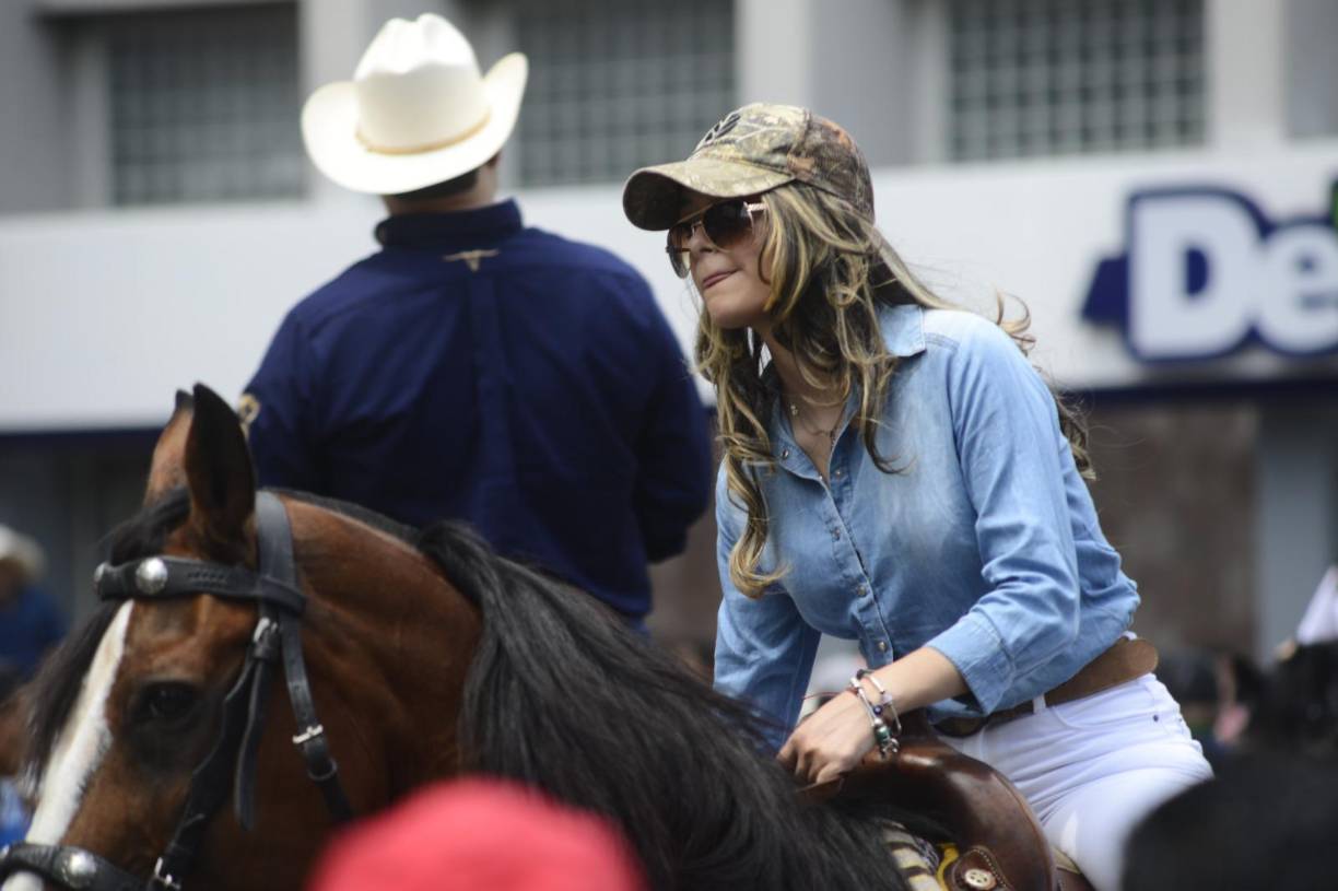 Este año fue notoria la participación de mujeres caballistas..