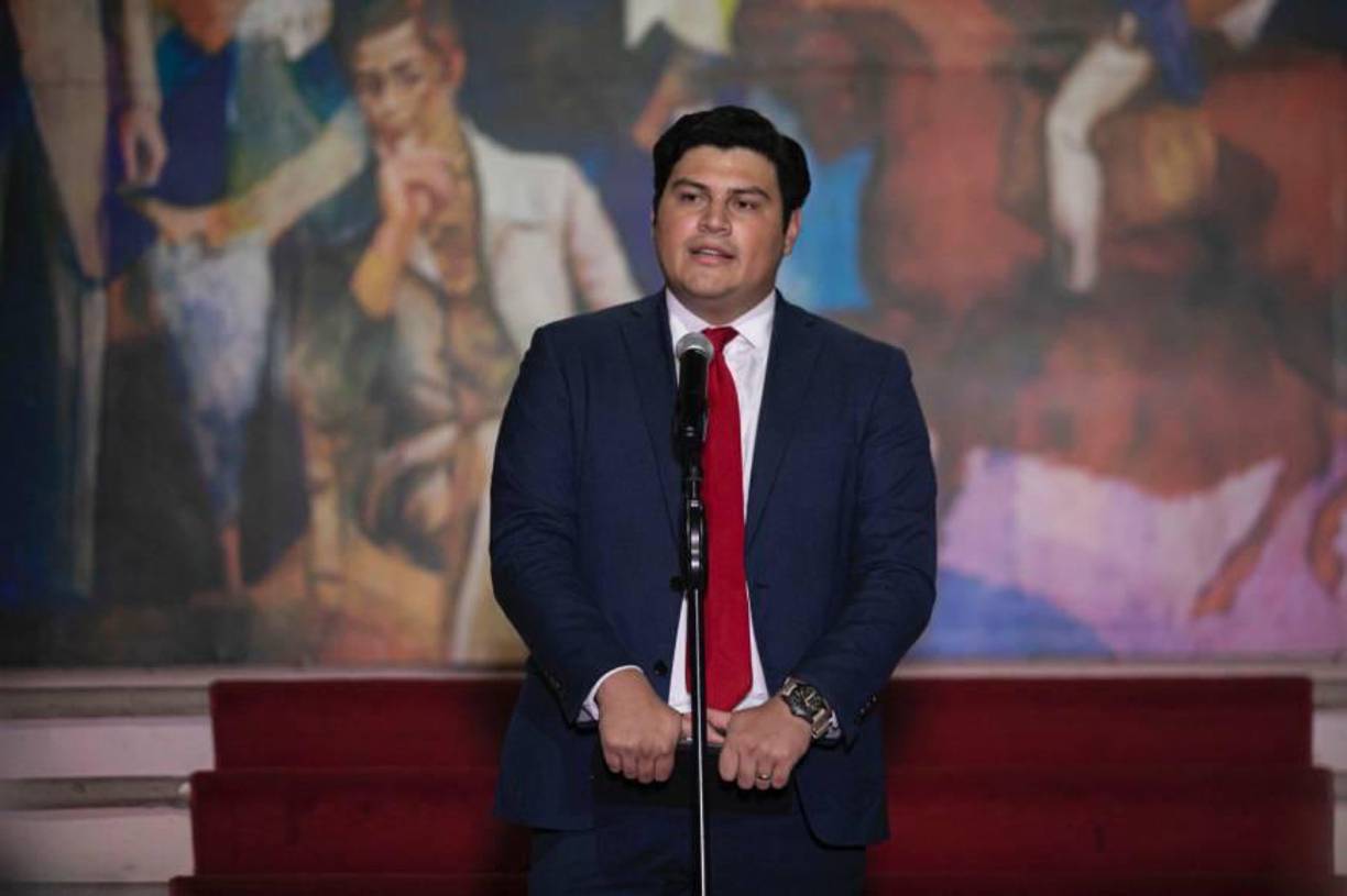 “Es una falta de altura que por ningún lado se reconozca que el Presupuesto para la adquisición y restauración del edificio fue una iniciativa de la presidenta Xiomara Castro”, dijo Ochoa.