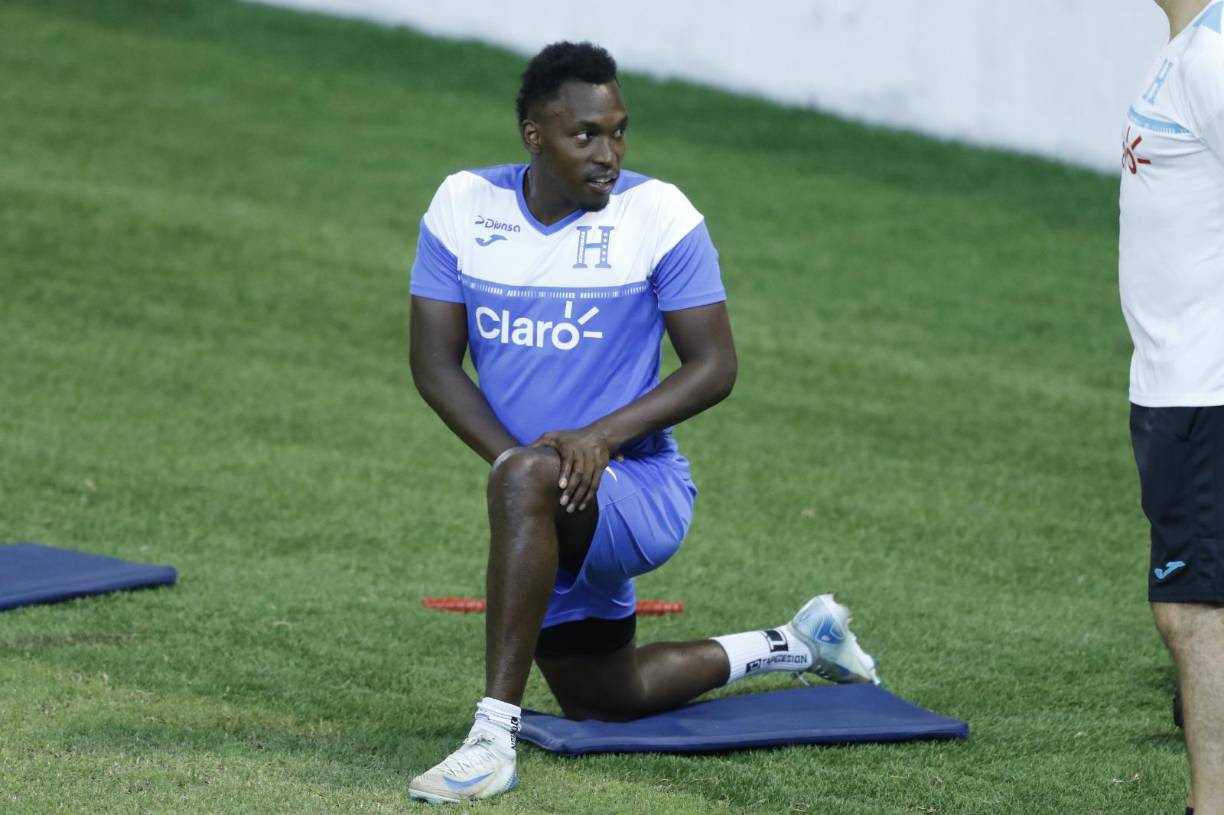 Uno de los invitados a estos entrenamientos es Alberth Elis, quien está poniendo empeño en regresar a la actividad.