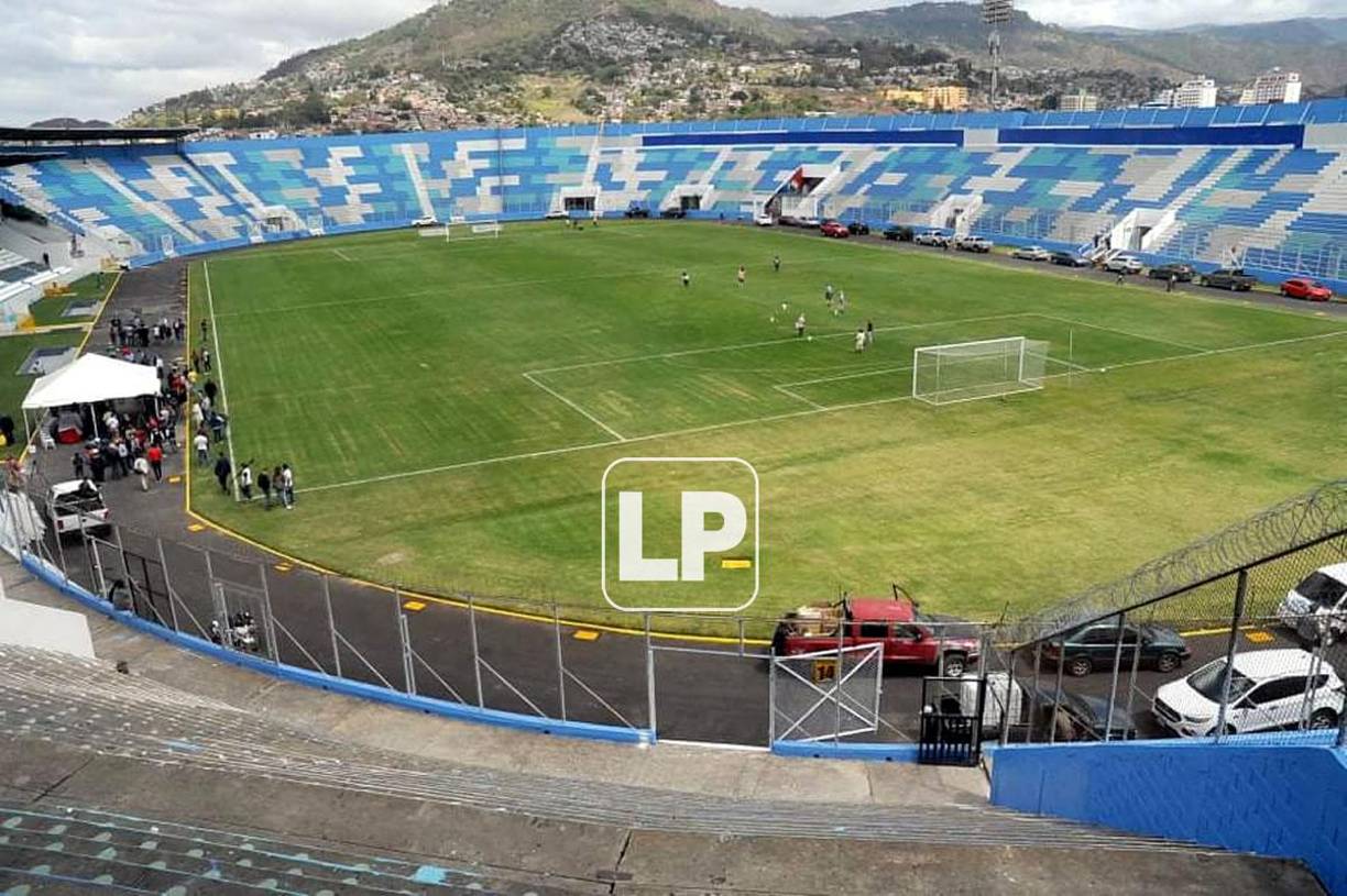 La grama del estadio Nacional todavía no está al 100 por ciento y le falta mucho mantenimiento tener un césped de gran nivel.