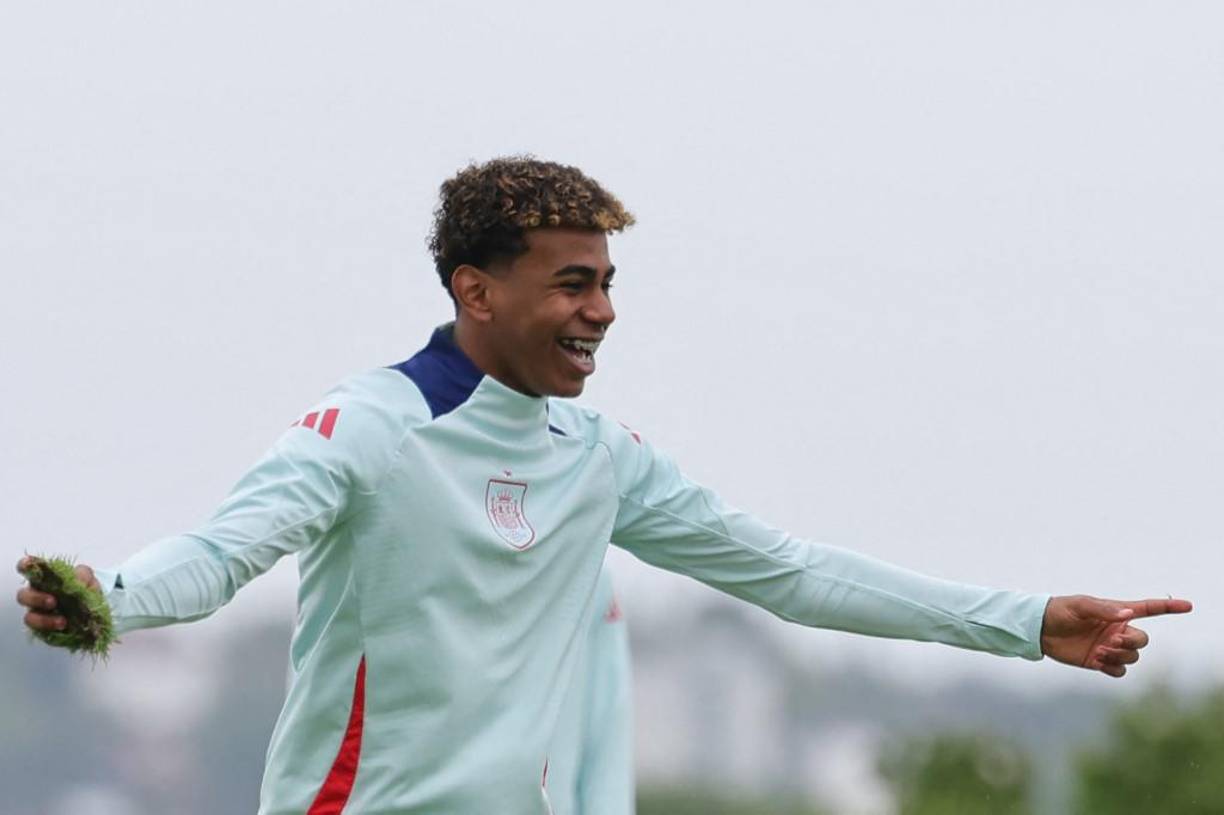 “Jamás jugaré en el Real Madrid”, así se contundente fueron las palabras de Yamal tras ser consultado sobre la opción de cambiar al FC Barcelona por el cuadro blanco.