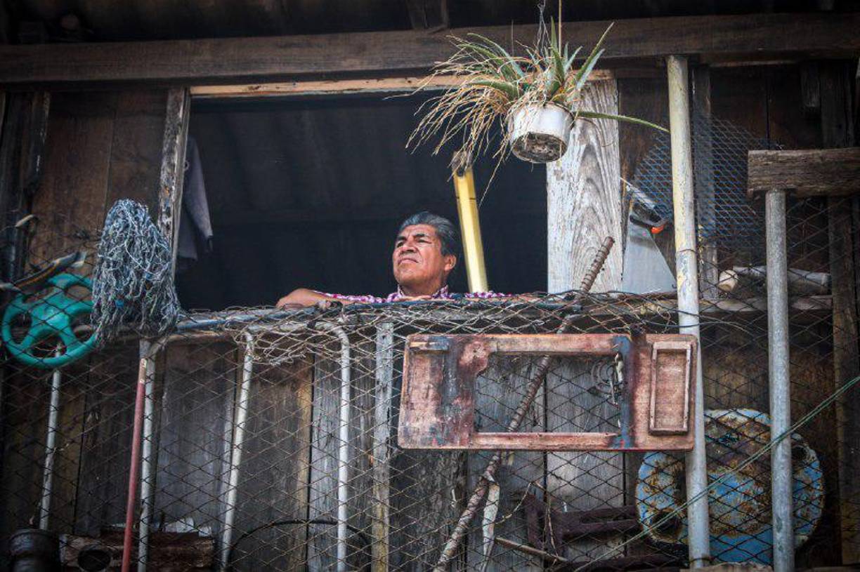 Fiscales protestan frente a cadáver en río de Tegucigalpa