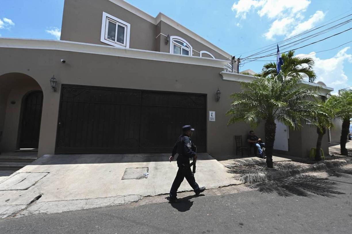 La residencia fue resguardada durante varias semanas después de su captura. 