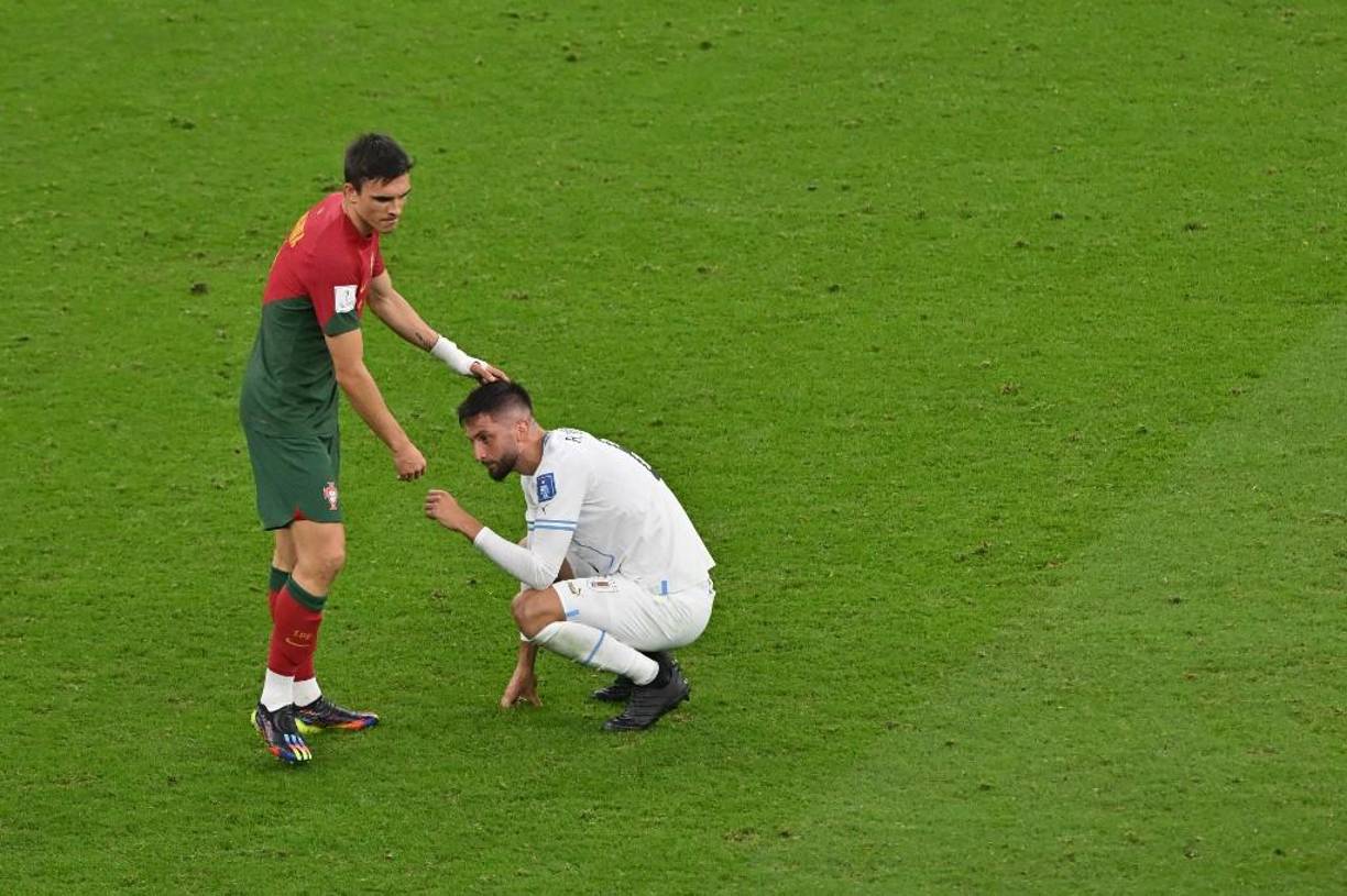 Los uruguayos quedaron desolados tras el final del juego.