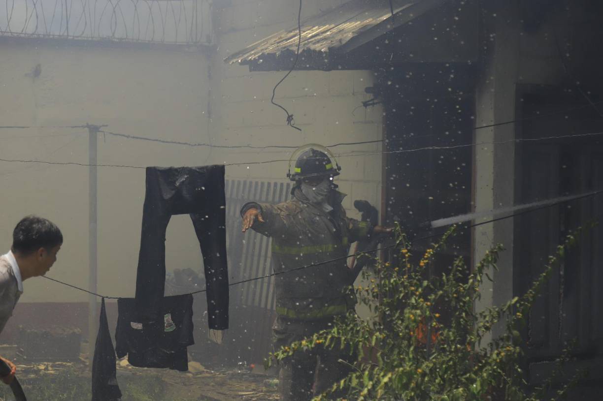 Dramático: llanto por el incendio de restaurante en San Pedro Sula