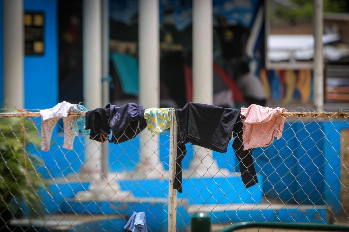 Según la tarifa de precios aprobada por el IHTT, un bus de Trojes a Danlí y viceversa tiene un valor de 10 dólares (equivalentes a aproximadamente 250 lempiras), mientras que de Tatumbla a Agua Caliente tiene un precio de 30 dólares (750 lempiras).