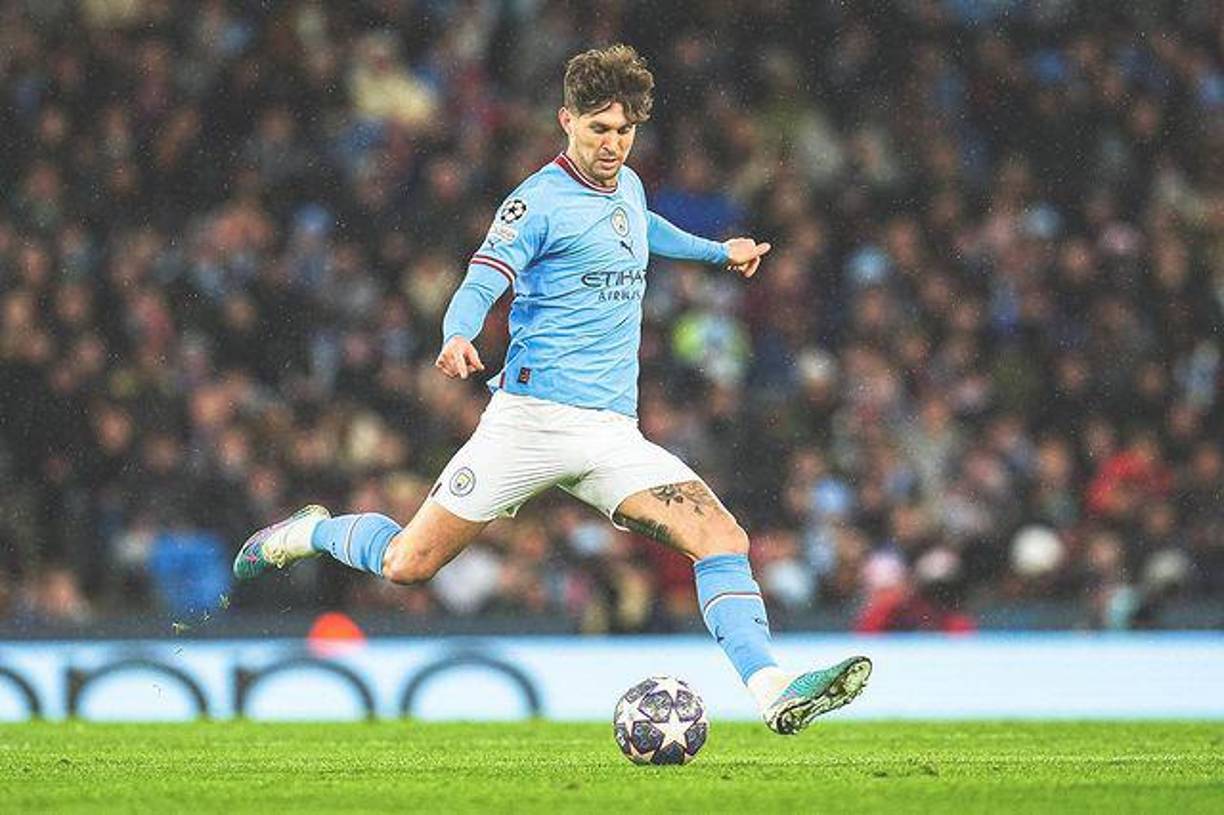 Defensa central: John Stones.