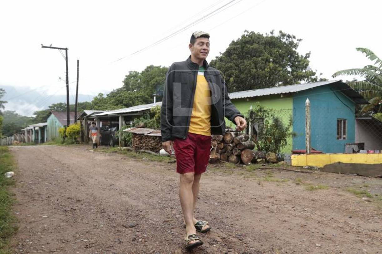 Tímido, sencillo y humilde, como si su vida no había cambiado de la noche a la mañana, así es Francisco Martínez.