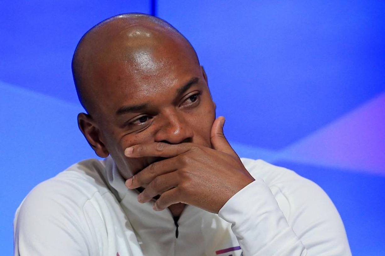 Fernandinho, que juega en el Manchester City desde 2013, abandonará el club a final de temporada, una vez concluya el contrato que vincula a ambas partes.El centrocampista brasileño confirmó en rueda de prensa que no renovará su contrato, que vence el próximo 30 de junio, y que su intención es marcharse a Brasil para seguir jugando allí.