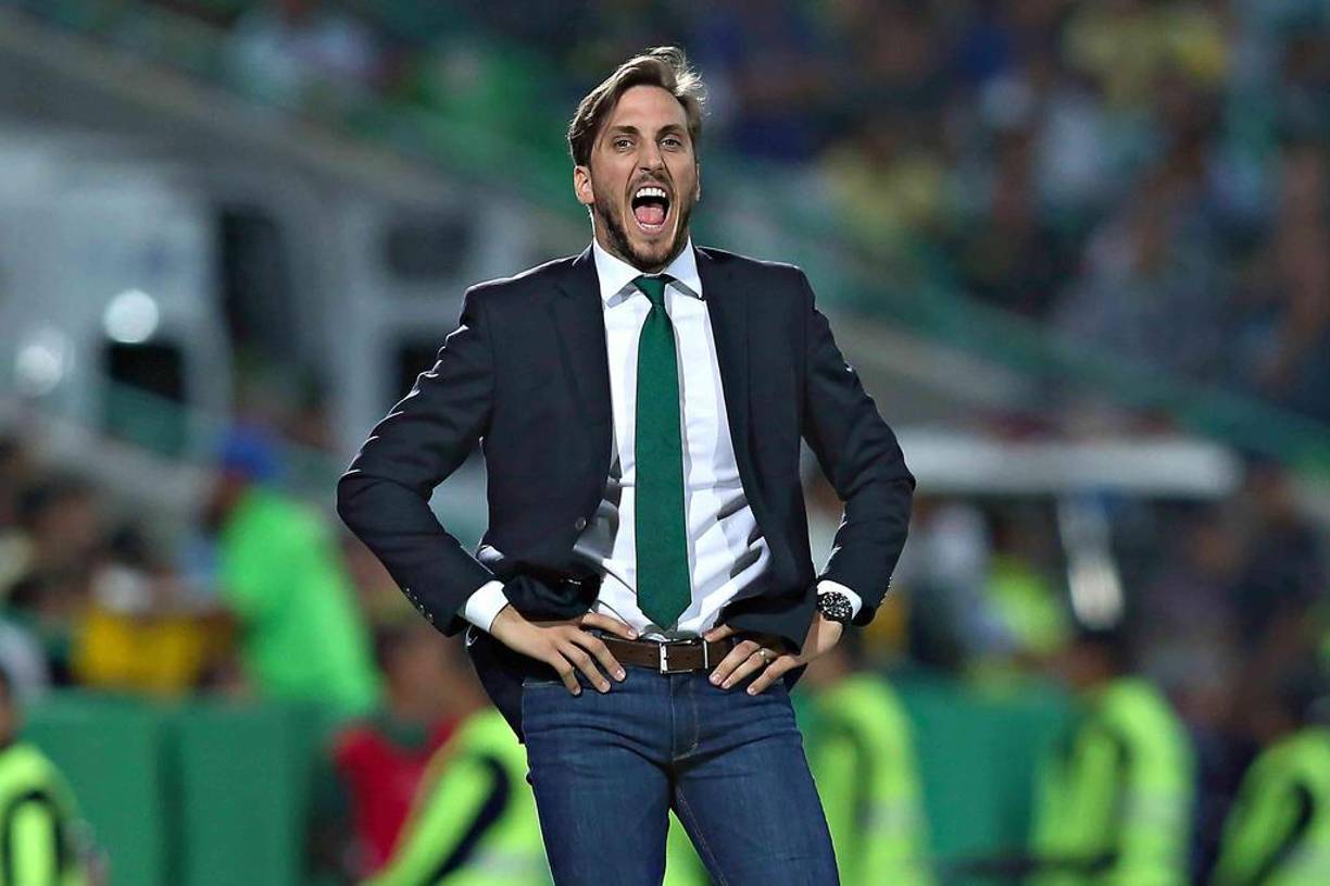 Pese a tener 40 años de edad, Luis Zubeldía cuenta con un amplio recorrido como entrenador. Ha dirigido s clubes como Lanús y Racing en Argentina, Barcelona y Liga de Quito en Ecuador, Santos Laguna en México, Cerro Porteño de Paraguay, Independiente Medellín de Colombia y Alavés de España.