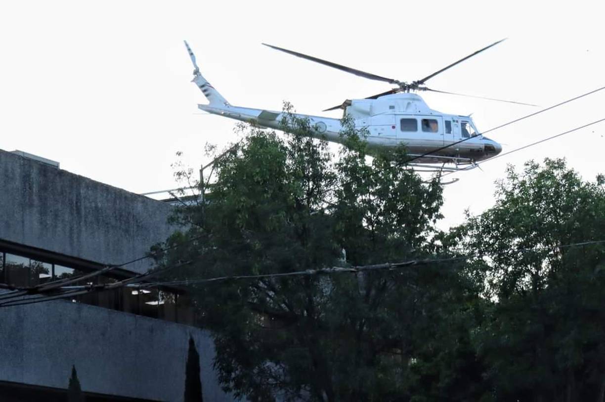 Dos aeronaves de la Fuerza Aérea también fueron impactadas y debieron realizar aterrizajes de emergencia, reveló Sandoval.